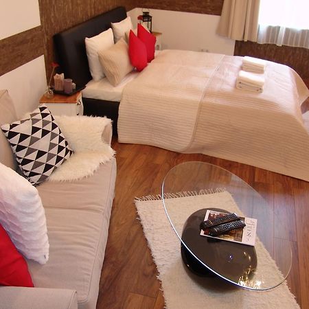 Romantic Centrum Apartman بودابست المظهر الخارجي الصورة