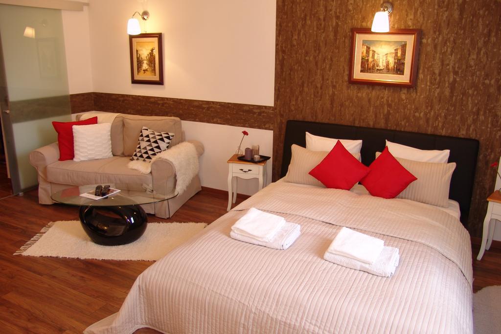 Romantic Centrum Apartman بودابست المظهر الخارجي الصورة