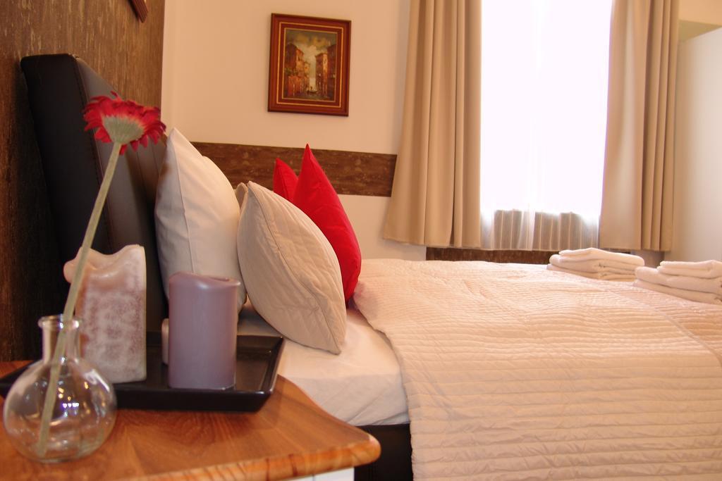 Romantic Centrum Apartman بودابست المظهر الخارجي الصورة